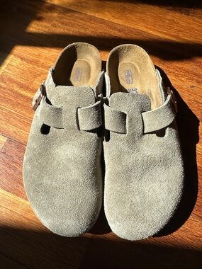 Birkenstock Boston Suede Clog Mule in Taupe